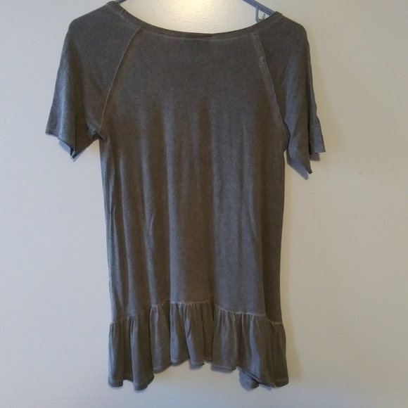 Dantelle ruffled shirt gray size small raw edges - Picture 8 of 8